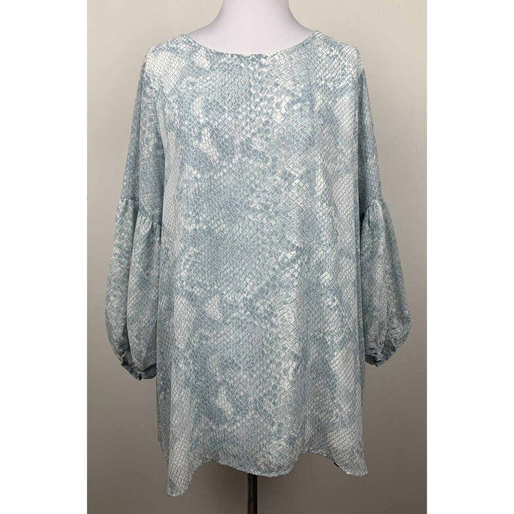 Cal Style Women’s Size Large Blue Snake Print Tunic Top